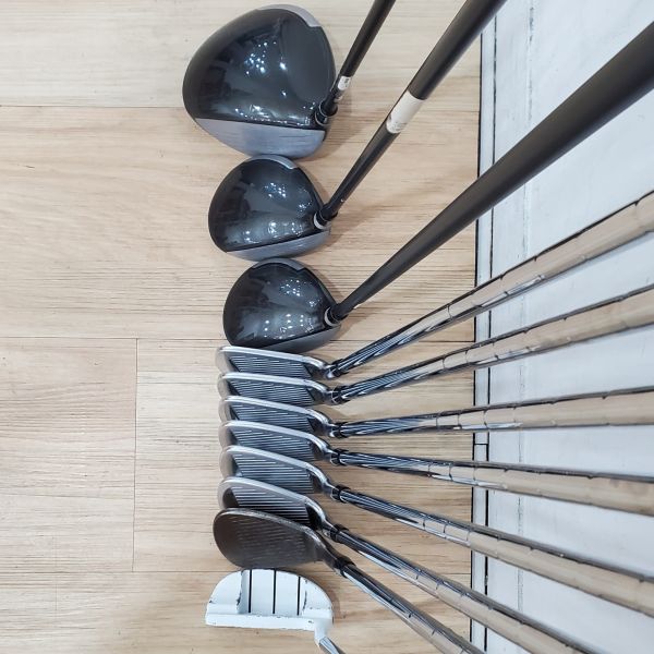 二手美品TaylorMade SLDR 10.5°/15° 開球木桿/3 & 5號球道木桿 搭配Speeder 57/77 58/70S(美)桿身+RSi 5-P(共6支)鐵桿組 N.S.Pro MODUS³ ꜱʏꜱᴛᴇᴍ 𝟥 ᴛᴏᴜʀ𝟣𝟤𝟧 127.5 S桿身+Titleist BV ꜱᴘɪɴ ᴍɪʟʟᴇᴅ ᴠᴏᴋᴇʏ ᴅᴇꜱɪɢɴ SM56·14 56/14°挖起桿 搭配Dynamic Gold W桿身+TOUR MARANELLO GHOST TM-880 34"推桿 搭配近全新球袋 