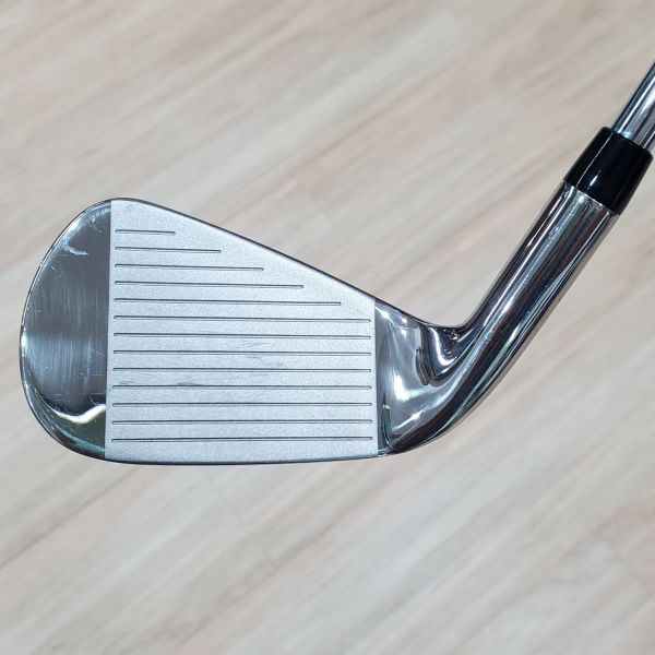 二手超美品Callaway(24) ᴘᴀʀᴀᴅʏᴍ Ai SMOKE 28° 7號鐵桿 搭配N.S.Pro 950 neo 98 S桿身 
