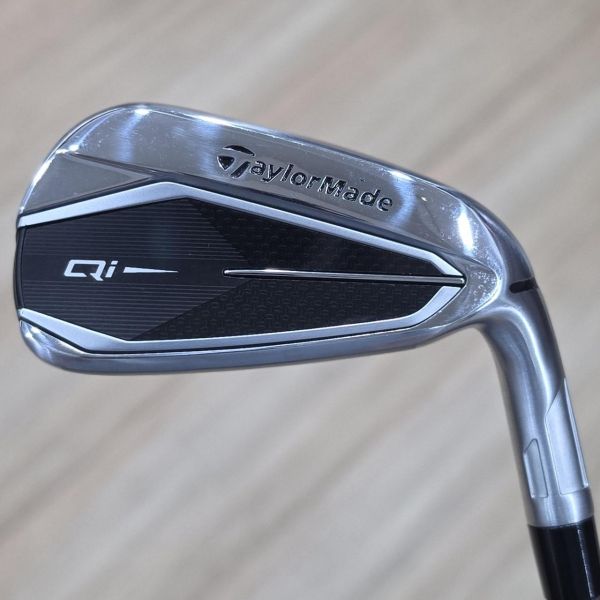 二手近新品TaylorMade Qi 28° 7號鐵桿 搭配N.S.Pro 820 97 R桿身 