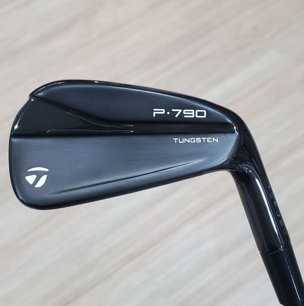二手近新品TaylorMade P790 ɪɪɪ ʙʟᴀᴄᴋ(黑武士版) 30.5° 7號鐵桿 搭配MCI ʙʟᴀᴄᴋ 𝟪𝟢-ꜱ 86 S桿身 