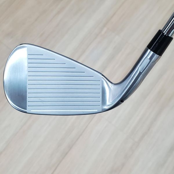 二手近新品TaylorMade Qi 28° 7號鐵桿 搭配N.S.Pro 820 97 R桿身 