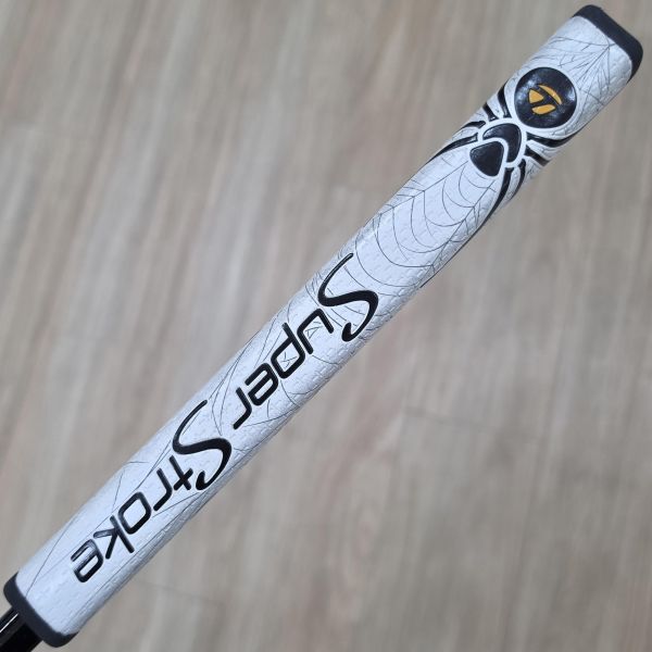 二手超美品TaylorMade Spider Tᴏᴜʀ X x𝟩 ᴘᴀᴛʜ ᴅᴏᴜʙʟᴇ ʙᴇɴᴅ 34"推桿 搭配KBS ʙʟᴀᴄᴋ 