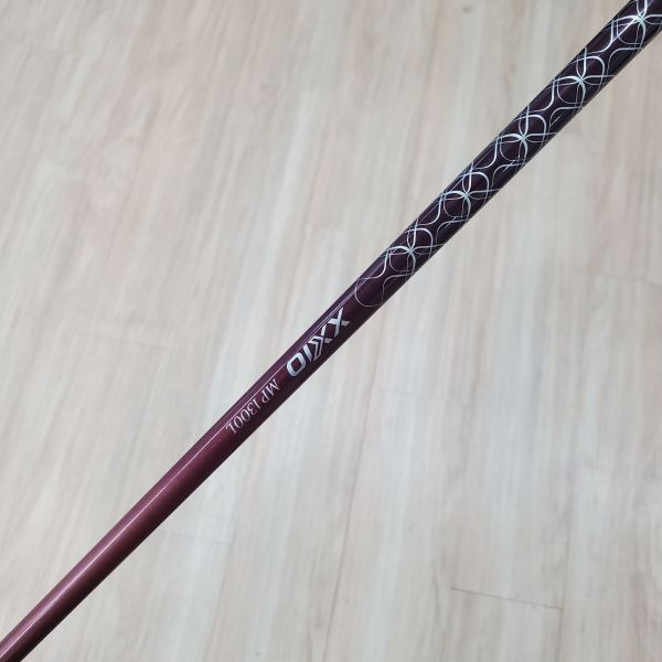 二手超美品 女生 女用XXIO 13 ʙᴏʀᴅᴇᴀᴜx(波爾多粉) 20° 5號球道木桿 搭配ᴅꜱᴛ MP1300L 34 L桿身