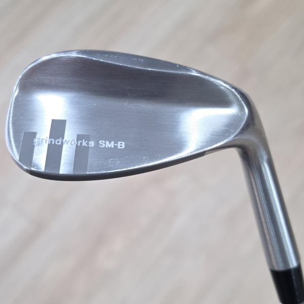 二手超美品grindworks SM-B 𝟤𝟣𝟪軟鉄ᴄᴜꜱᴛᴏᴍ 50/6°挖起桿 搭配KBS ᴛᴏᴜʀ ʟɪᴛᴇ 95 R桿身 