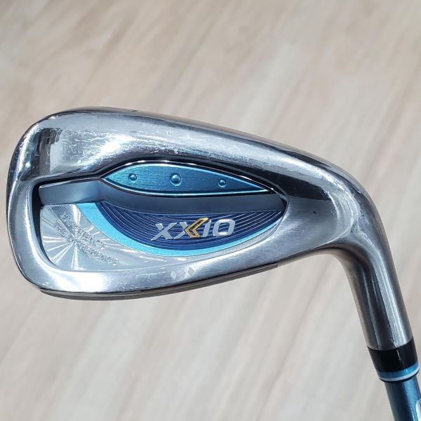 二手品 女生 女用XXIO 13 ʙʟᴜᴇ 30° 7號鐵桿 搭配ᴅꜱᴛ MP1300L 35 L桿身 