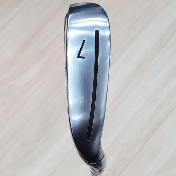 二手近新品TaylorMade Qi 28° 7號鐵桿 搭配N.S.Pro 820 97 R桿身 