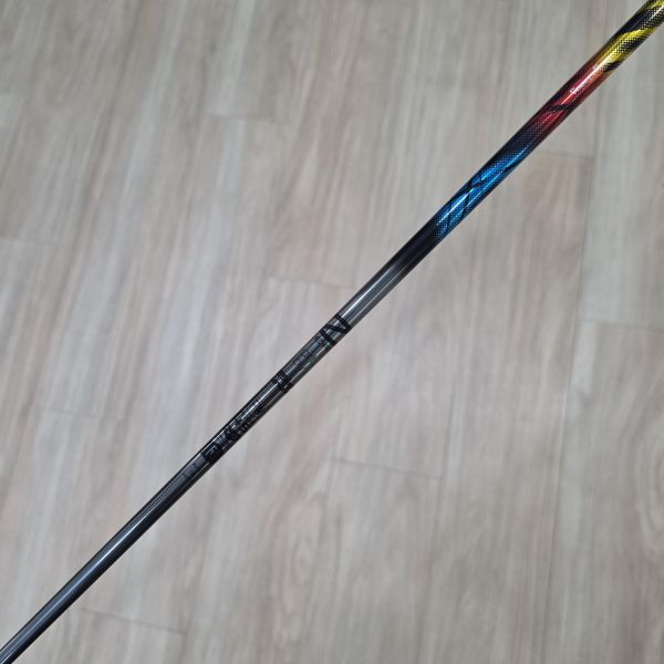 二手超美品 特注 高階DESIGN TUNING(TaylorMade) 3號球道木桿(單)桿身 ZERO xʀᴏꜱꜱ 𝟦𝟧 ꜰᴡ 50 R桿身 