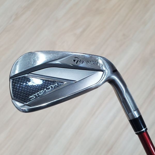 二手美品 女生 女用TaylorMade STEALTH 28° 7號鐵桿 搭配原廠TENSEI ʀᴇᴅ TM40 61 A桿身 