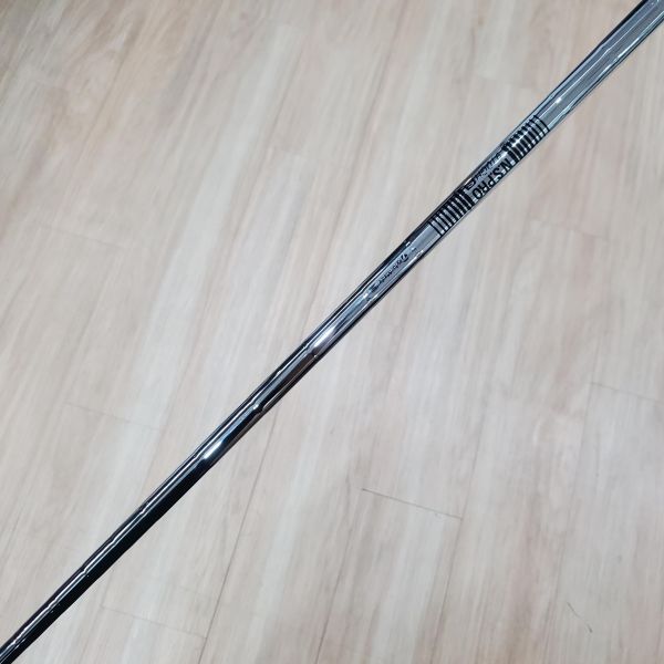 二手超美品TaylorMade Qi 28° 7號鐵桿 搭配N.S.Pro 910 105 S桿身 