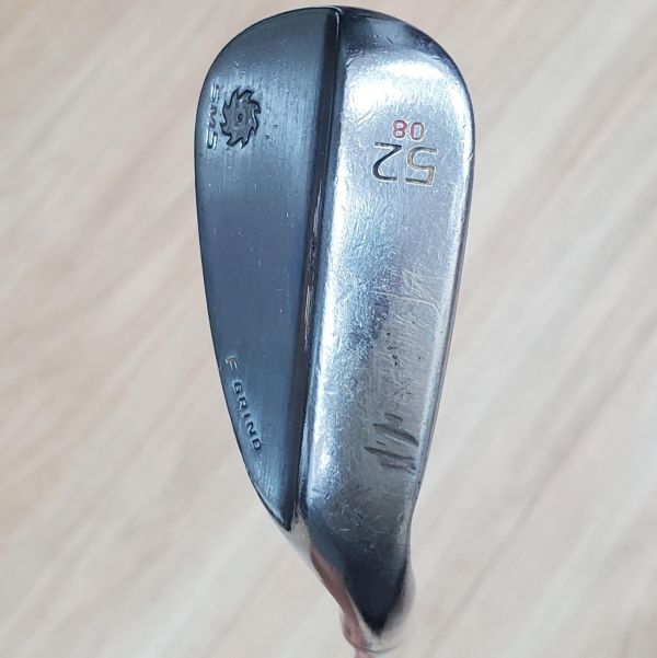 二手品Titleist SM5 F ɢʀɪɴᴅ ᴛᴏᴜʀ ᴄʜʀᴏᴍᴇ(經典版) 52/𝟢𝟪°挖起桿 搭配N.S.Pro 𝟪𝟪𝟢 ᴀᴍᴄ S桿身 