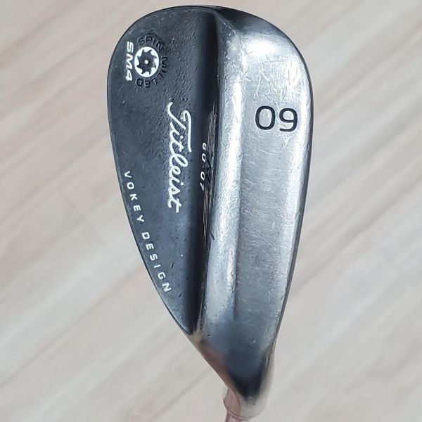 二手美品Titleist SM4 𝟨𝟢-𝟢𝟩 ʙʟᴀᴄᴋ ɴɪᴄᴋᴇʟ(鍍黑版) 60/07°挖起桿 搭配Dynamic Gold W桿身 