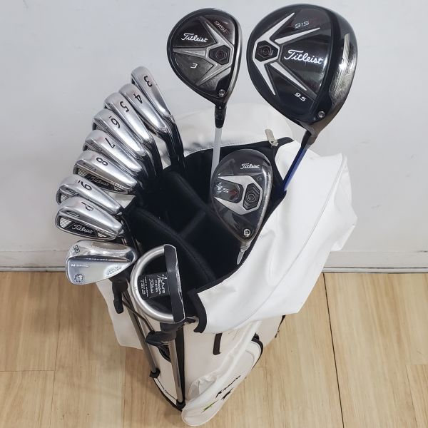 二手品Titleist 915D3 9.5°開球木桿 搭配特注Diamana ᴮ60 64 S桿身+915F 15° 3號球道木桿 搭配特注Speeder FW 70-S 73.5 S桿身+TS2 19° 3號小雞腿 搭配ALTA J CB 56 SR桿身+AP2 710 3-P鐵桿組 搭配N.S.Pro 950 94.5 R桿身+M ɢʀɪɴᴅ 56/10°挖起桿 搭配N.S.Pro 950 98 S桿身+SCOTTY CAMERON futura Phantom 34"推桿 搭配二手kasco球袋 