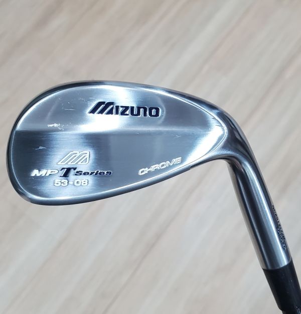 二手近新品Mizuno ᴍᴘ T ꜱeries ᴄʜʀᴏᴍᴇ(鉻銀版) 53/08°挖起桿 搭配LV-510 53 R桿身 