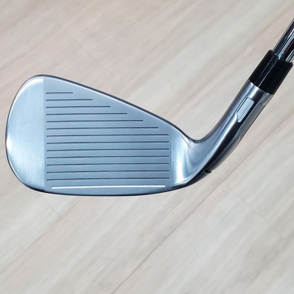 二手近新品TaylorMade Qi 28° 7號鐵桿 搭配N.S.Pro 820 97 R桿身 