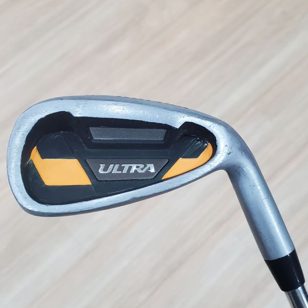 二手美品Wilson URTRA 9號鐵桿 搭配原廠 S桿身 