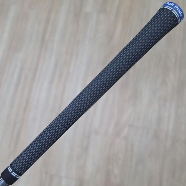 二手近新品TaylorMade Qi 28° 7號鐵桿 搭配N.S.Pro 820 97 R桿身 