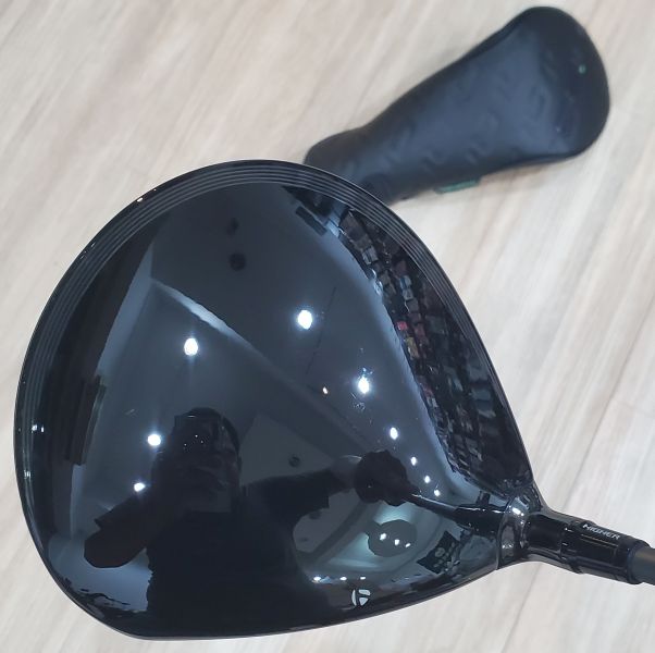 二手超美品TaylorMade(25) Qi35 Designer Series ʙʟᴀᴄᴋ(極致黑) 9°開球木桿 搭配全新AIR SPEEDER 50-S 53 S桿身 