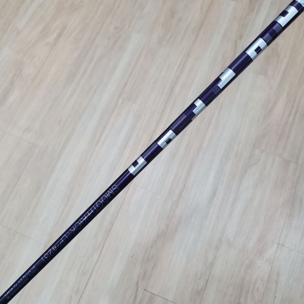 二手近新品 女生 女用ONOFF(23) 30° 7號鐵桿 搭配SMOOTH KICK LP-423I 37 L桿身 