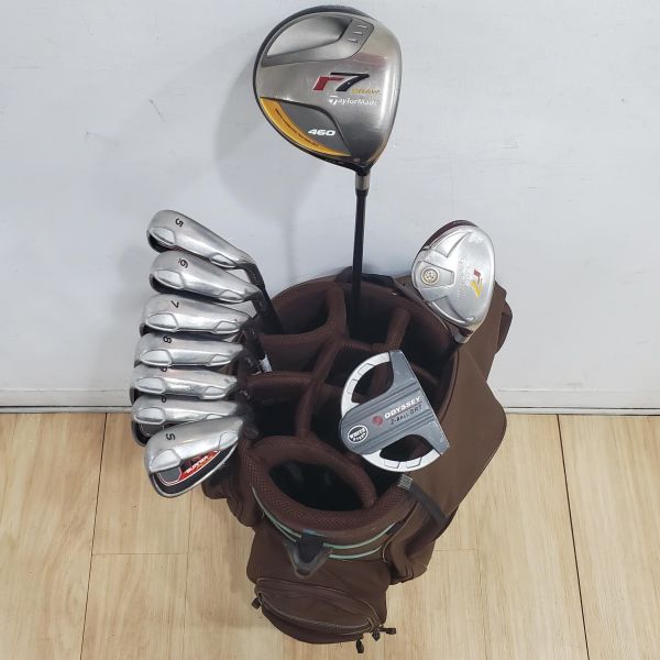 二手美品TaylorMade r7 ᴅʀᴀᴡ 𝟦𝟨𝟢 10.5°開球木桿 搭配RE*AX ᴘʟᴜꜱ 56 R桿身+r7 CGB ᴍᴀx 22° 4號小雞腿 搭配RE*AX 55 ꜱᴜᴘᴇʀꜰᴀꜱᴛ 59 S桿身+BURNER PLUS 5-S(共7支)鐵桿組 搭配RE＊AX 𝟨𝟢 ꜱᴜᴘᴇʀꜰᴀꜱᴛ 60 R(美)桿身+ODYSSEY WORKS 34"推桿 搭配二手HONMA腳架式球袋 