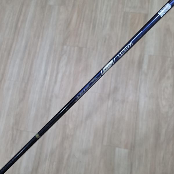 二手近新品MAJESTY Royale 27° 7號鐵桿 搭配LV-540 48 R桿身 