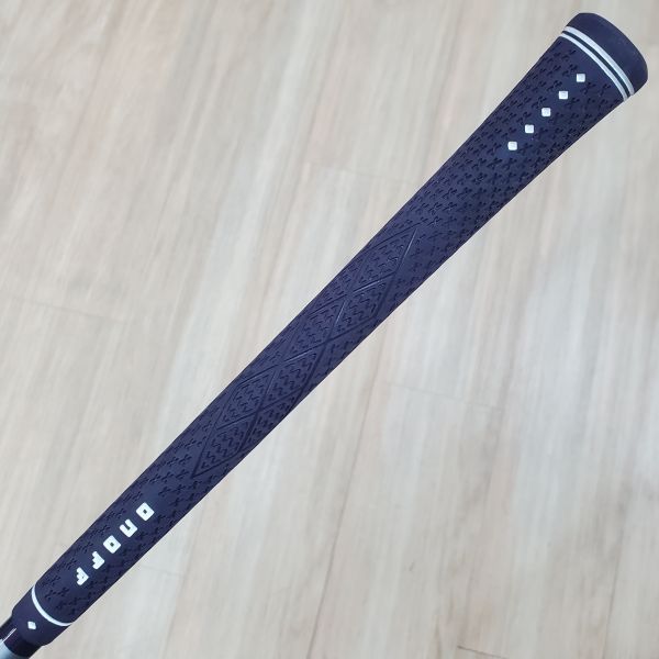 二手美品 女生 女用ONOFF(23) 30° 7號鐵桿 搭配SMOOTH KICK ʟᴘ-𝟦𝟤𝟥ɪ 47 A桿身 