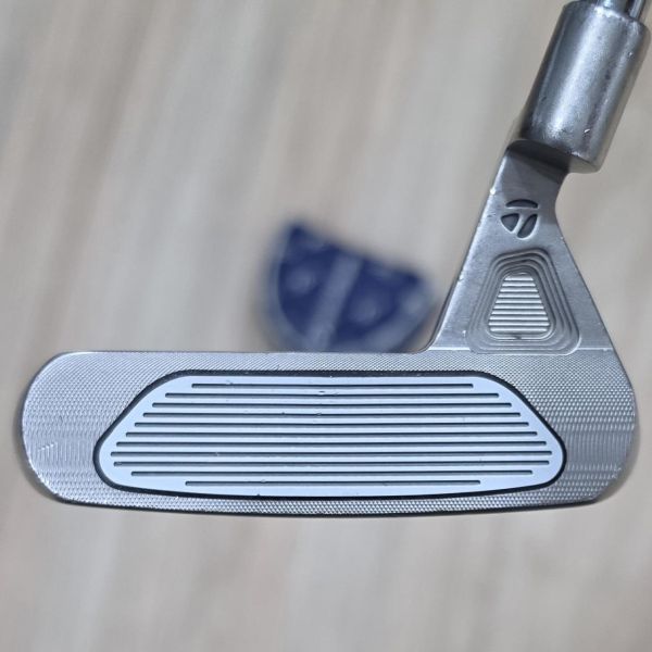 二手超美品 女生 女用TaylorMade TP ᴄᴏʟʟᴇᴄᴛɪᴏɴ ᴀʀᴅᴍᴏʀᴇ ᴛᴍ𝟣 32"推桿 
