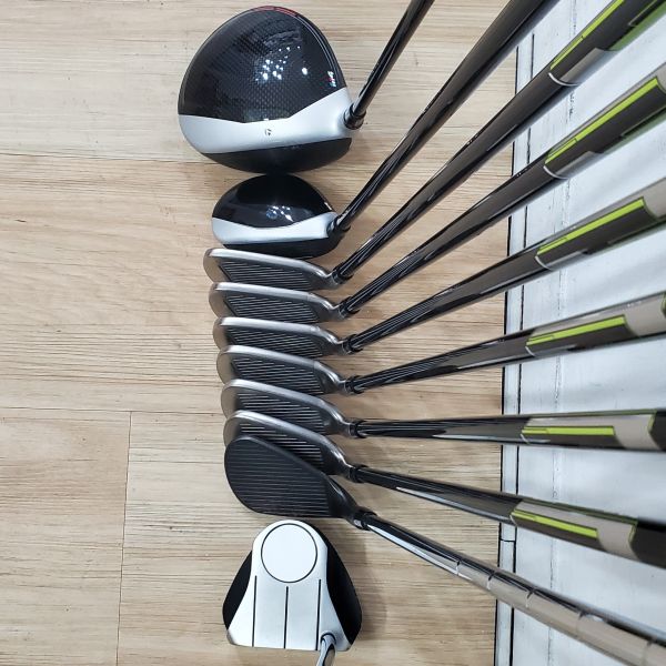 二手美品TaylorMade M4 9.5°/22° 開球木桿/4號小雞腿 搭配FUBUKI ᴛᴍ𝟧/ᴛᴍ𝟨 52/57 SR/R桿身+M1 5-P(共6支)鐵桿組 搭配TM7-117 64 S桿身+Callaway JAW ꜰᴜʟʟ ᴛᴏᴇ ·R· 54/12°挖起桿 搭配Dynamic Gold 𝖲𝗉𝗂𝗇𝗇𝖾𝗋 𝖵𝖲𝖲 115 S桿身+ODYSSEY R-BALL STROKE LAB 34"推桿 搭配全新腳架式球袋 