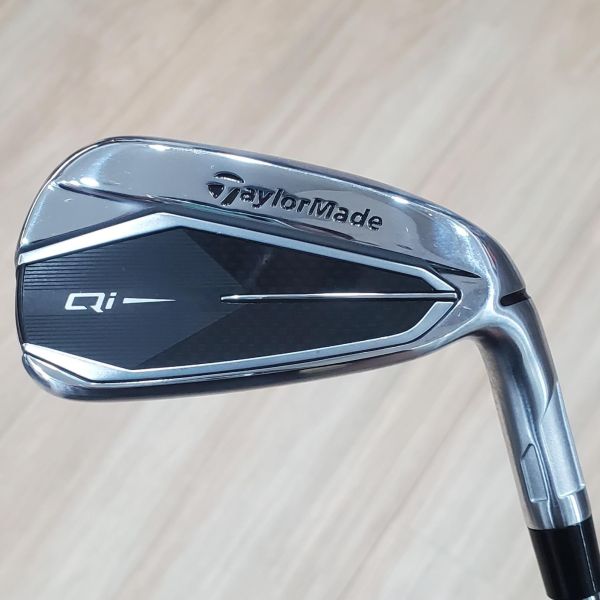 二手近新品TaylorMade Qi 28° 7號鐵桿 搭配N.S.Pro 820 97 R桿身 