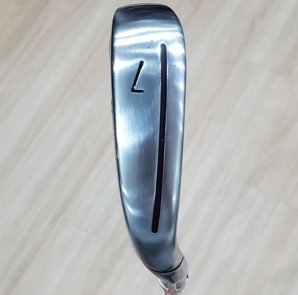 二手超美品TaylorMade Qi 28° 7號練習桿 搭配N.S.Pro 910 105 S桿身 
