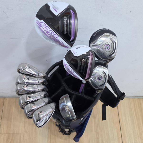 二手美品 女生 女用TaylorMade AERO ◂BURNER HL°/16.5° 開球木桿/3ᴴᴸ號球道木桿 TM1-515 L桿身+JET SPEED 21°/25° 5ᴴᴸ號球道木桿/5號小雞腿 搭配TM1-314 44/49 L桿身+RBZ ꜱʟ 6-S(共6支)鐵桿組 搭配RB-45 SL L桿身+YES! 𝓜𝓪𝓻𝓲𝓵𝔂𝓷 ᴘɪɴᴋ 33"推桿(共11支) 搭配全新腳架式球袋 