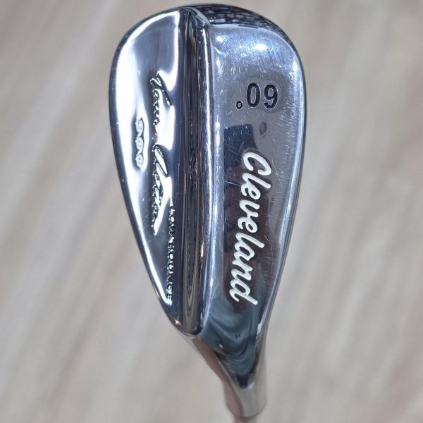 二手超美品Cleveland 𝓣𝓸𝓾𝓻 𝓐𝓬𝓽𝓲𝓸𝓷 900 ꜰᴏʀɢᴇᴅ 60°挖起桿 搭配Dynamic Gold ꜱ𝟥𝟢𝟢 S桿身 