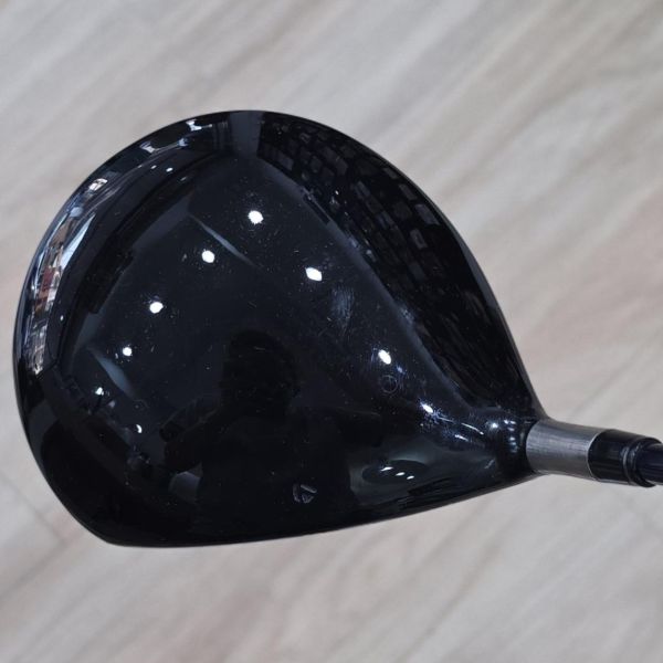 二手美品TaylorMade r7 𝟦𝟨𝟢 10.5°開球木桿 搭配S-TRIXX SHOCKWAVE R桿身 
