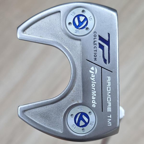 二手超美品 女生 女用TaylorMade TP ᴄᴏʟʟᴇᴄᴛɪᴏɴ ᴀʀᴅᴍᴏʀᴇ ᴛᴍ𝟣 32"推桿 