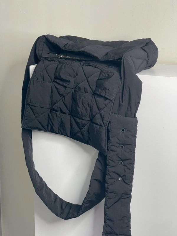 【99成新】BV Padded Tech Cassette 尼龍斜背包 