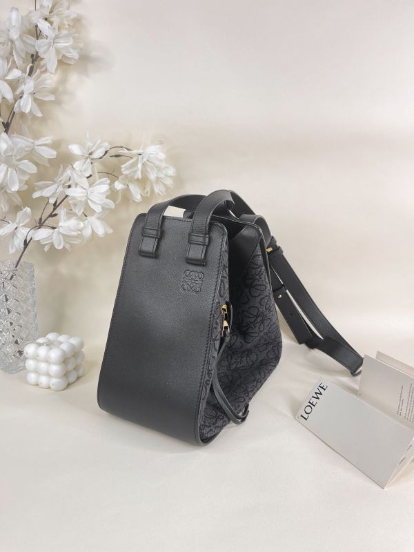 【分期0利率】LOEWE 皮革拼接帆布吊床包 【95成新】 