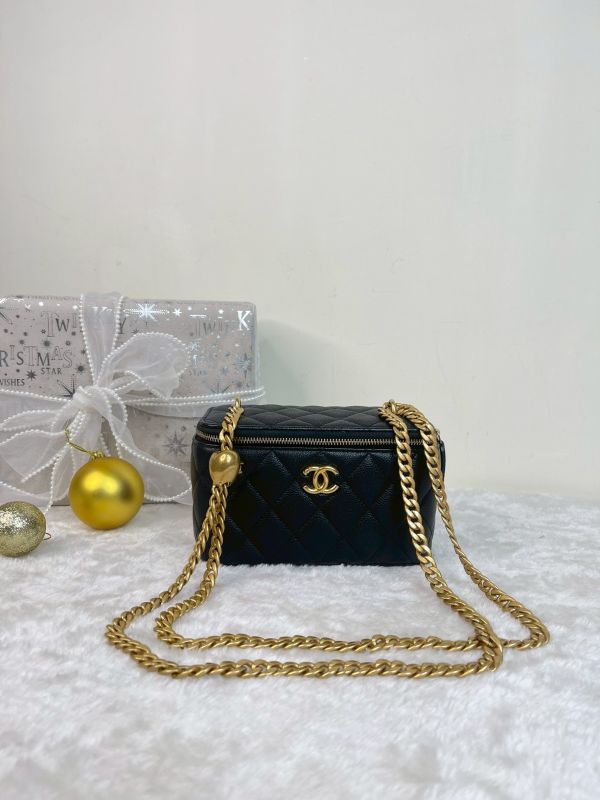 【95成新】CHANEL 23P荔枝牛皮愛心金球長盒子 