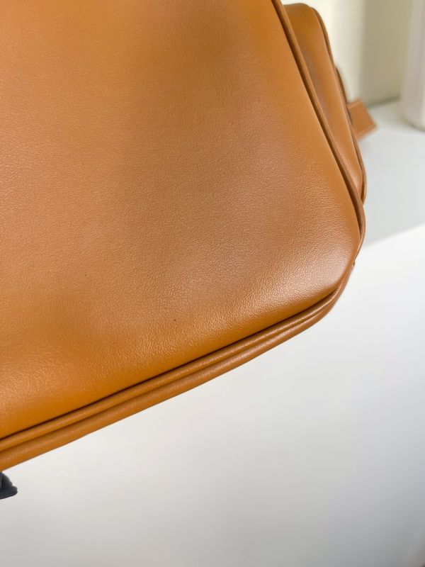 【分期0利率】MIUMIU  皮革後背包 大號 【未使用閒置品】 