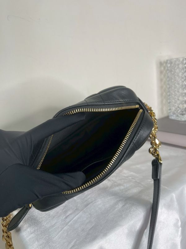 【99成新】BURBERRY Lola 羊皮縫線迷你斜背相機包 