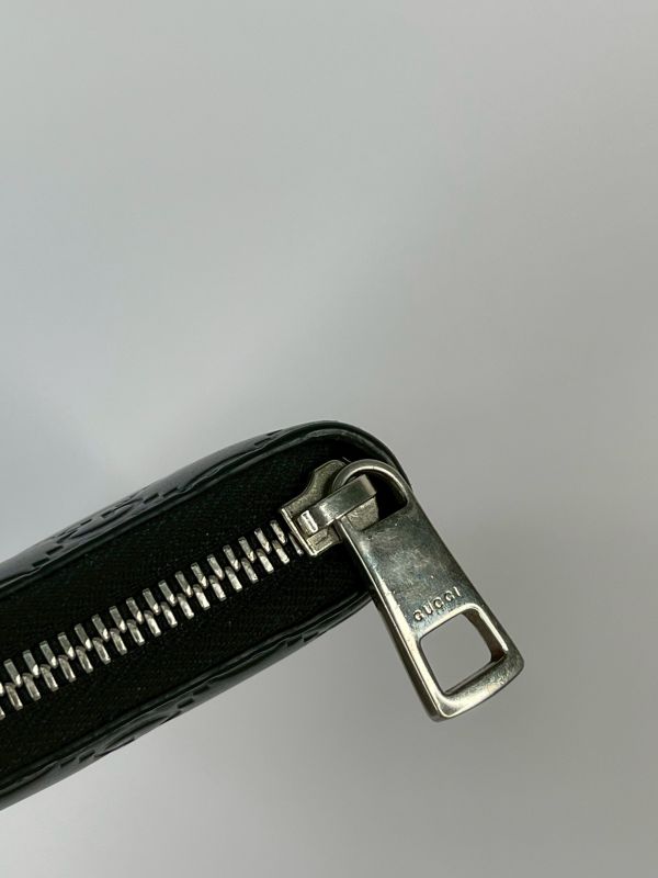 【9成新】GUCCI Signature GG 壓紋牛皮拉鍊長夾 