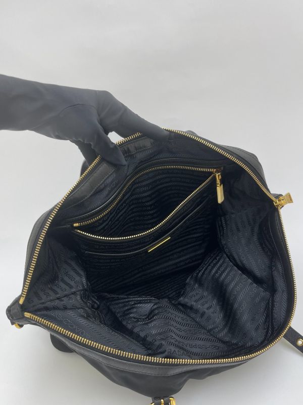 【95成新】PRADA 浮雕LOGO 尼龍托特包 