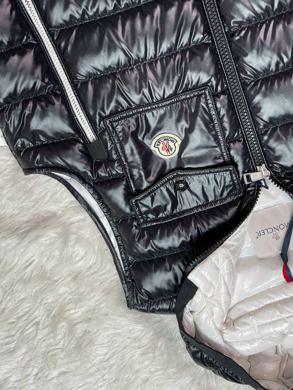 【分期0利率】MONCLER Ragot 羽絨連帽背心【全新品】