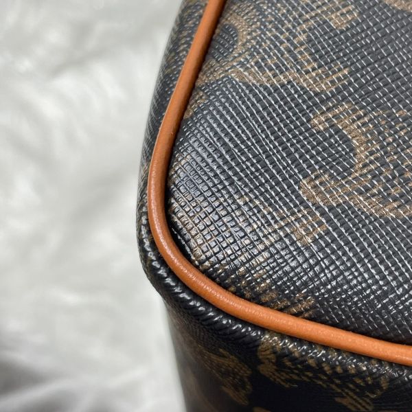 【12 期 0 利率】CELINE 新款凱旋門老花SPEEDY小號，背帶在側邊喔【99成】】 