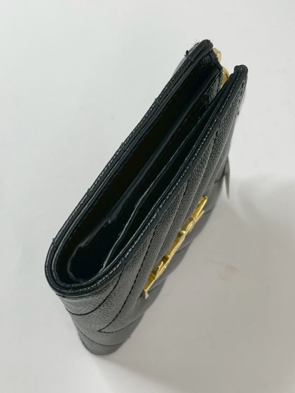【分期0利率】YSL monogram粒面壓紋皮革兩摺錢包【9成新】 