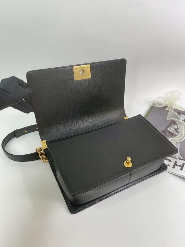 【95成新】CHANEL BOY 口蓋包28cm大號(芯片款) 