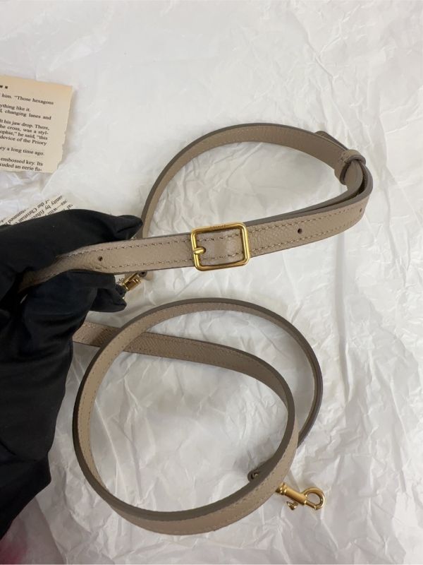 【12期0利率】CELINE 小牛皮BLET手袋鯰魚包NANO【95成新】 