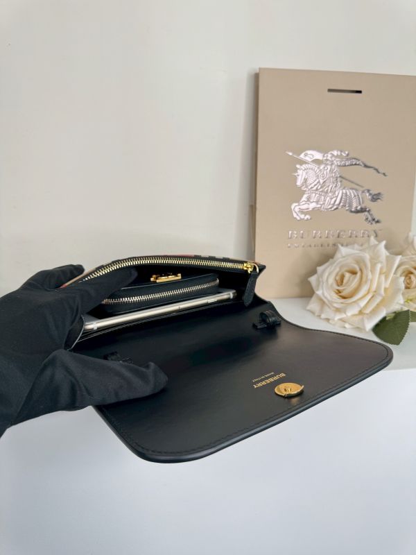 【分期0利率】BURBERRY Hampshire翻蓋斜背包【99成新】 