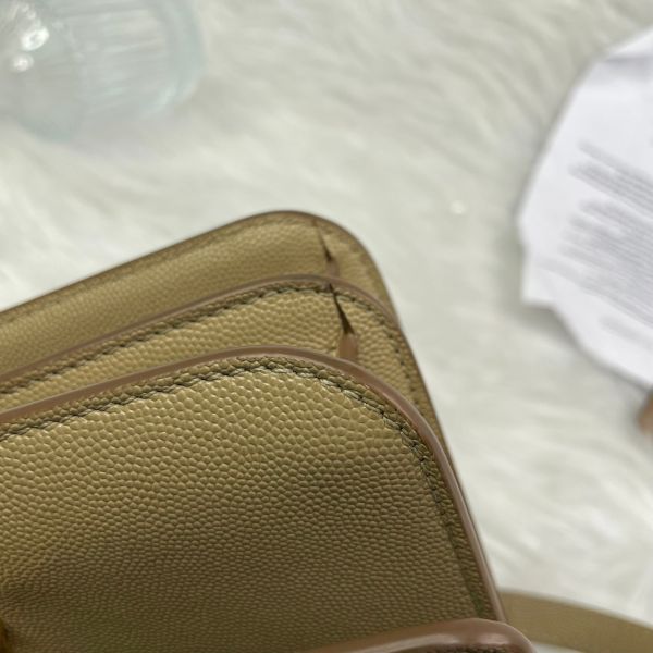 【9.9成新】【12期0利率】BURBERRY TB 小號粒紋皮革鎖扣包 奶茶色 