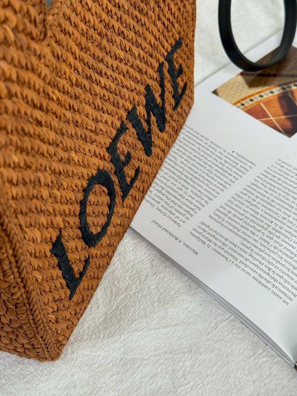 【分期0利率】LOEWE 小號拉菲草手提包【9成新】 