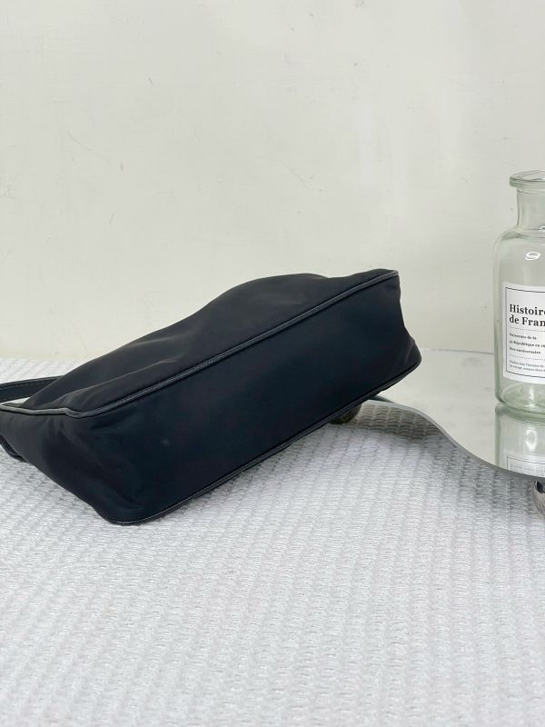 【分期0利率】PRADA Re-Edition 2005 Re-Nylon 迷你腋下包【9成新】 