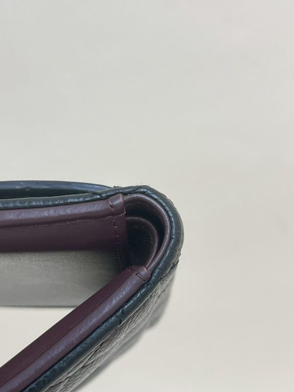 【9成新】CHANEL COCO 背面拉鍊三折短夾 